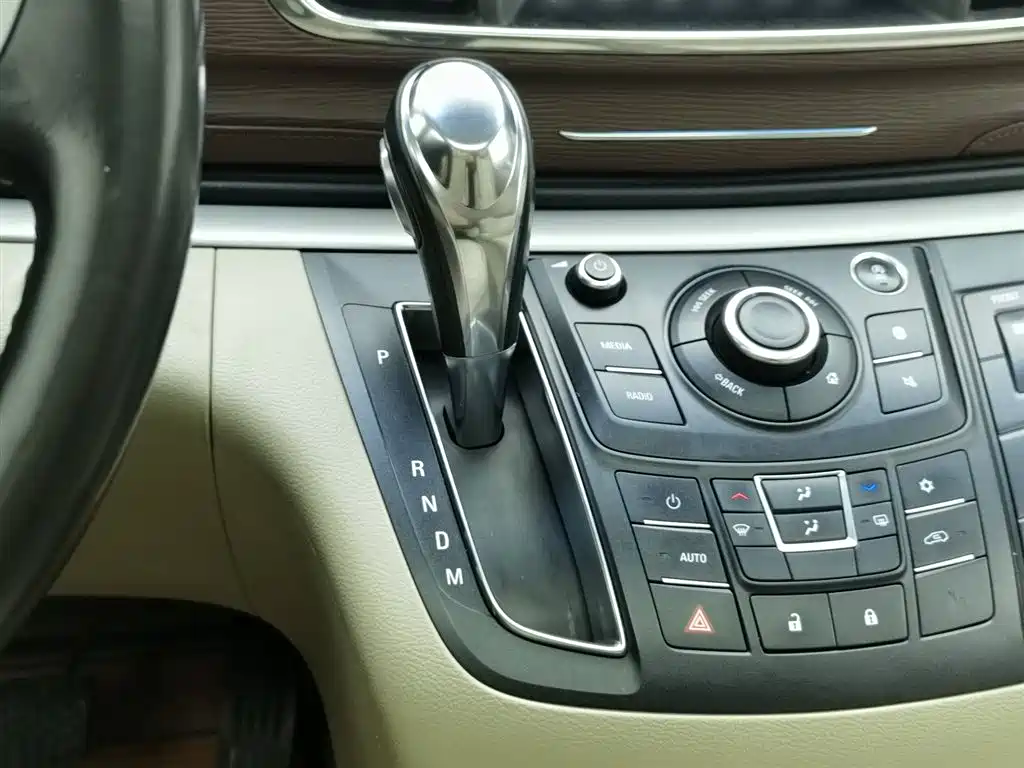 Buick GL8 2017 25S luxury model National V купить на сайте DeffCars