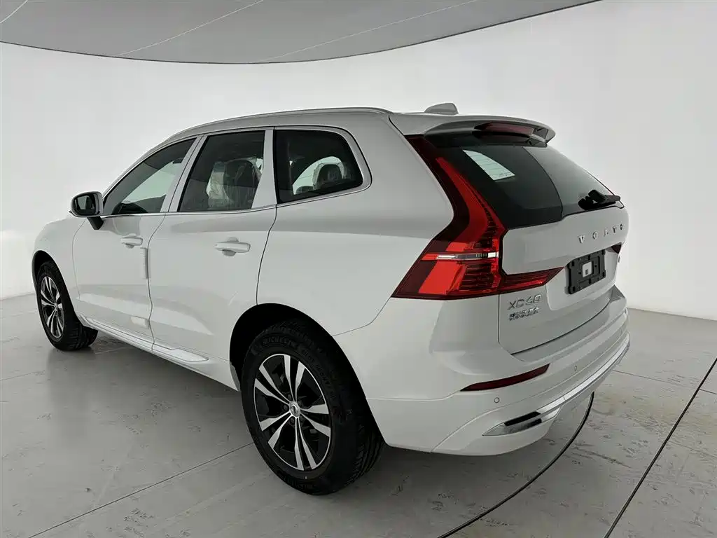 Volvo XC60 2024 B5 four-wheel drive Zhiyi Luxury Edition купить на сайте DeffCars