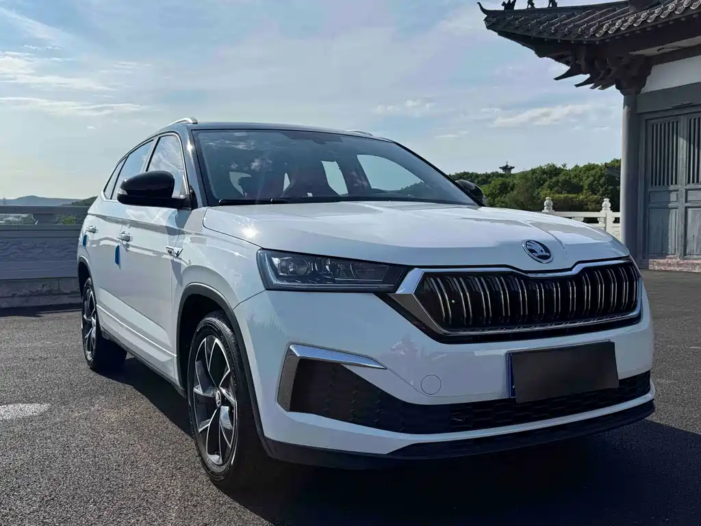 Komic 2023 facelift GT 1.5L automatic premium version купить на сайте DeffCars