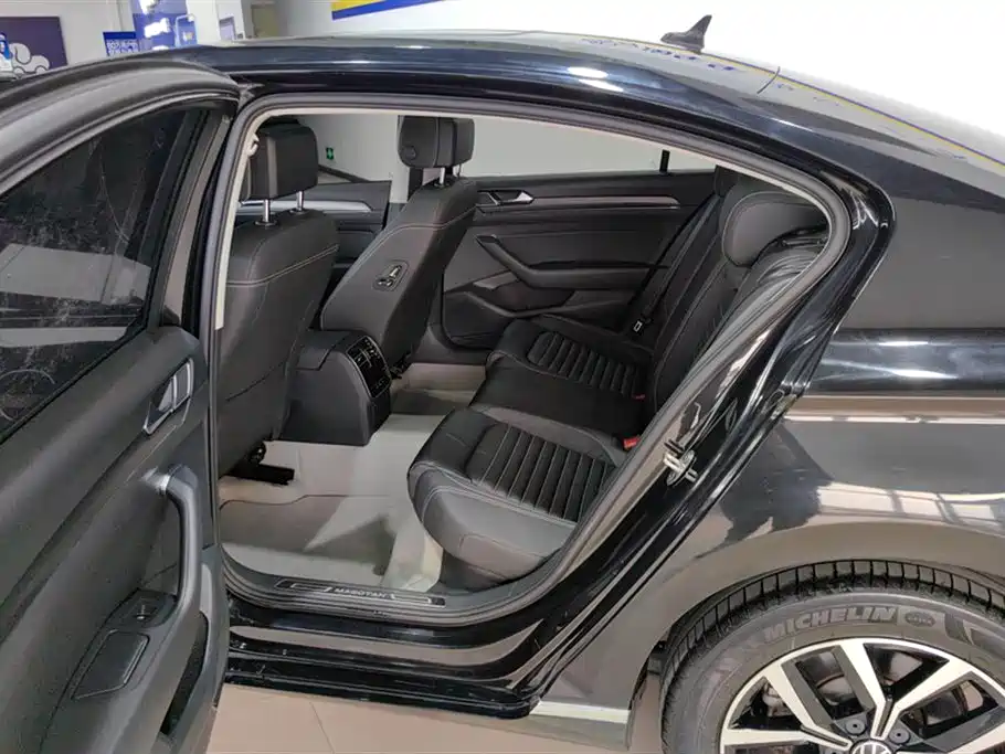 Magotan 2020 330TSI DSG leading model купить на сайте DeffCars
