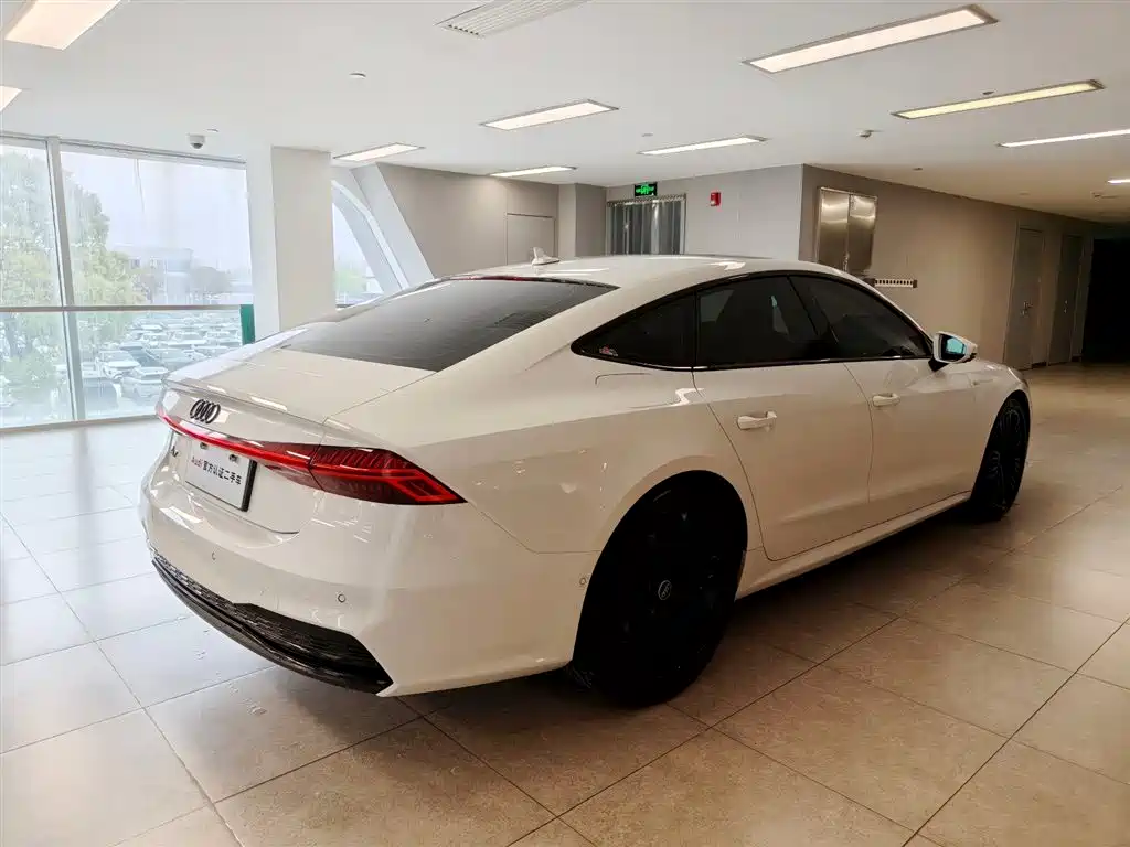Audi A7 2023 45 TFSI Premium Selection купить на сайте DeffCars