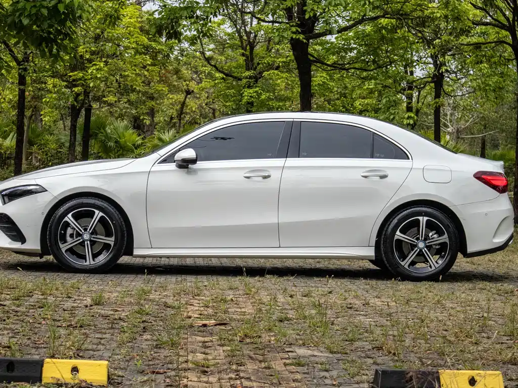 Mercedes-Benz A-Class 2023 A 200 L Fashion Model купить на сайте DeffCars