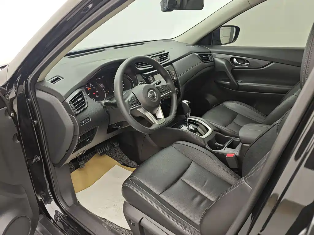X-Trail 2017 2.0L CVT Comfort Edition 2WD купить на сайте DeffCars
