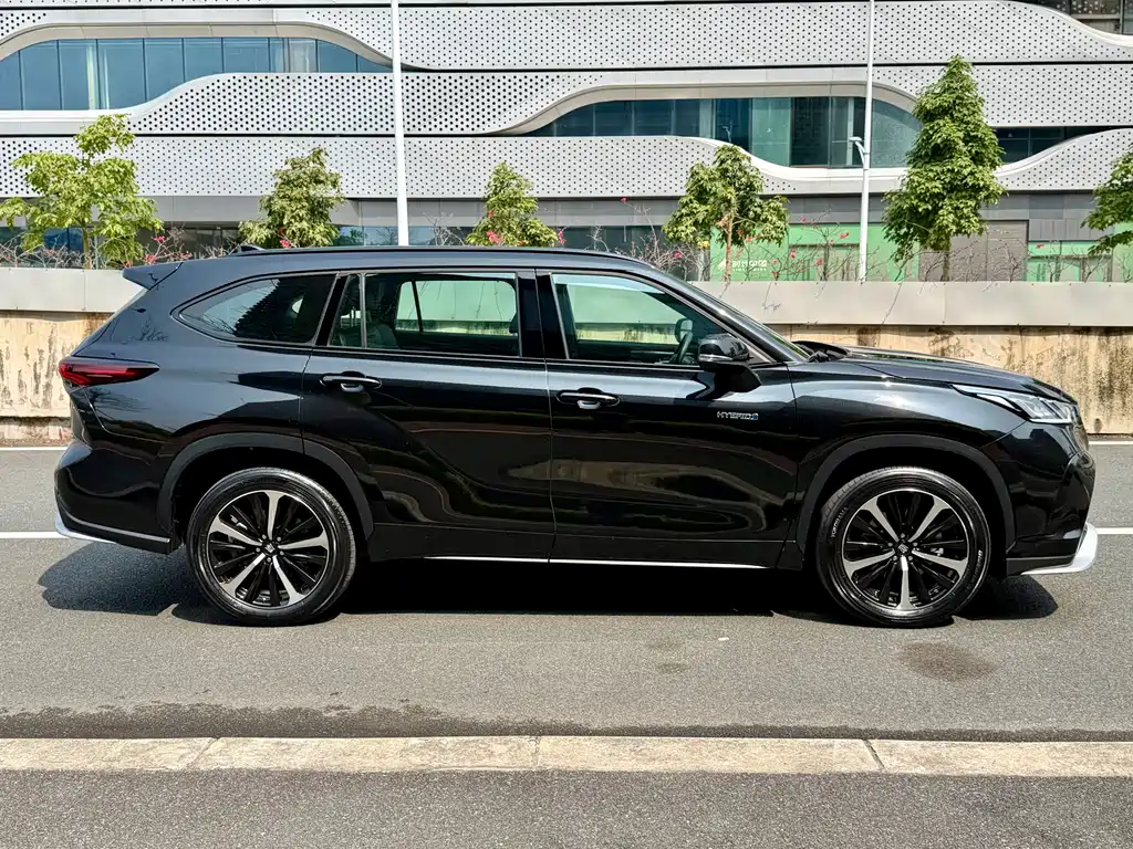 Crown Lufang 2024 2.5L HEV four-wheel drive luxury version купить на сайте DeffCars