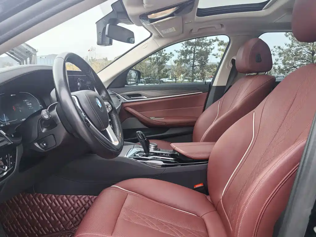 BMW 5 Series New Energy 2021 535Le Luxury Package купить на сайте DeffCars