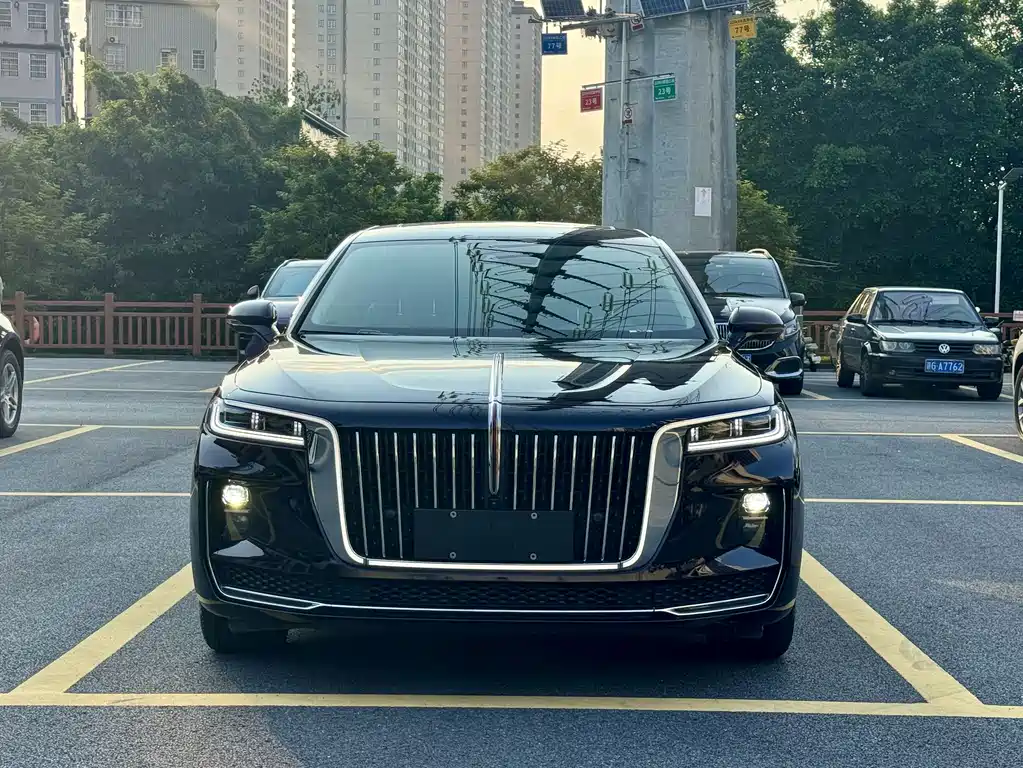 Hongqi H9 2023 2.0T Zhilian Flagship Edition купить на сайте DeffCars