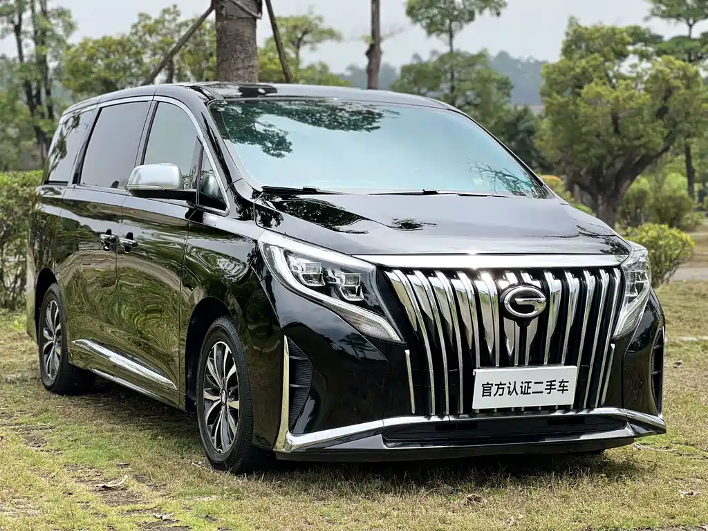 M8 2023 Leadership Series 390T Premium Edition купить на сайте DeffCars