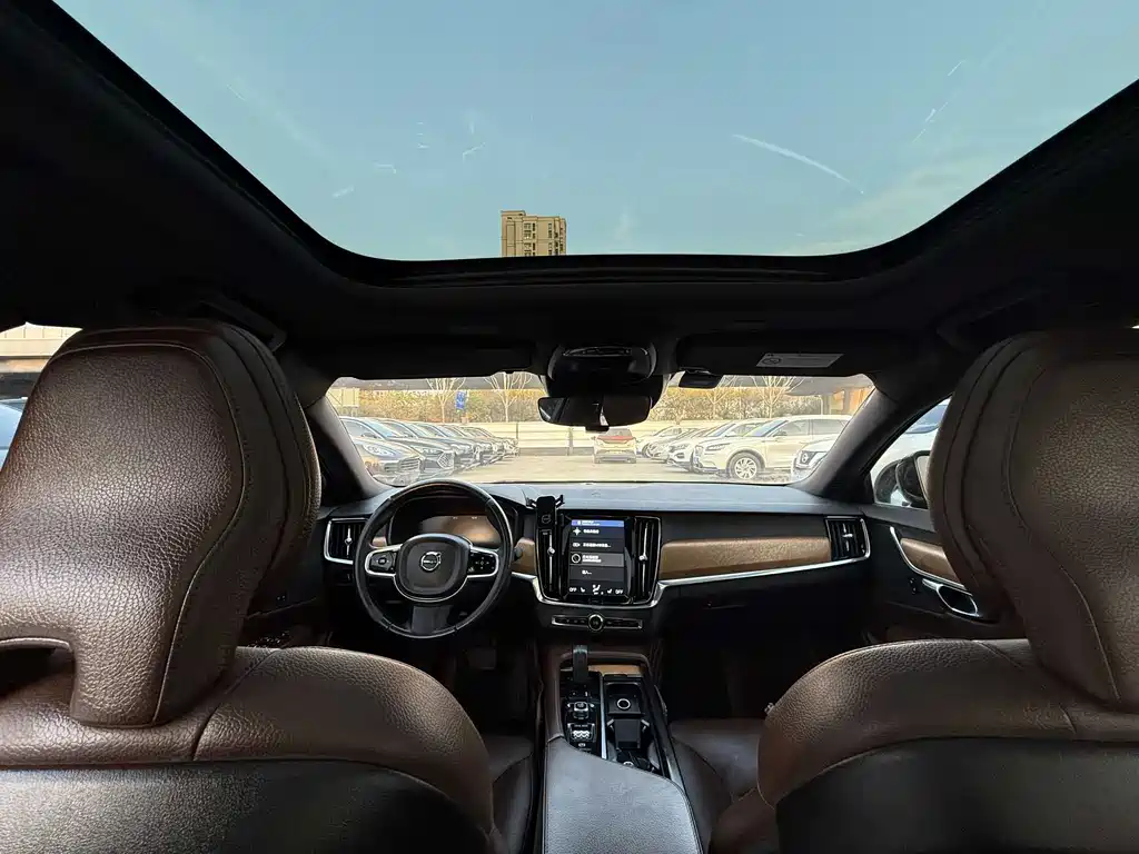 Volvo S90 2021 B5 Zhiyi Luxury Edition купить на сайте DeffCars