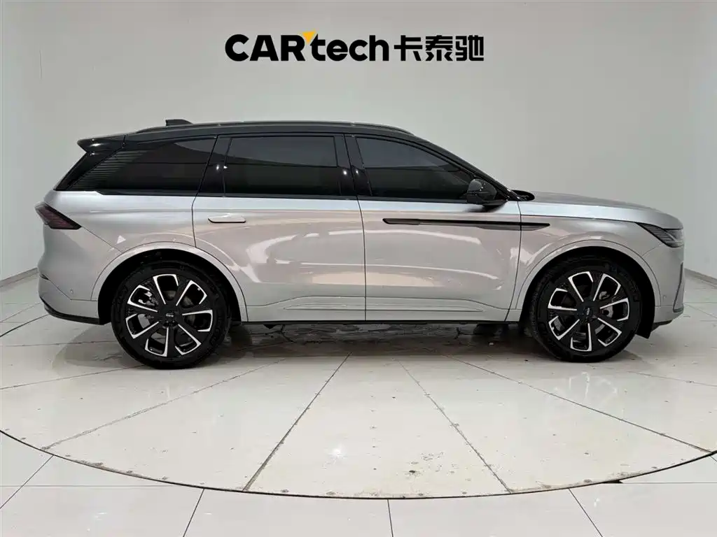 Voyager 2023 2.0T four-wheel drive Zunrui hybrid version купить на сайте DeffCars