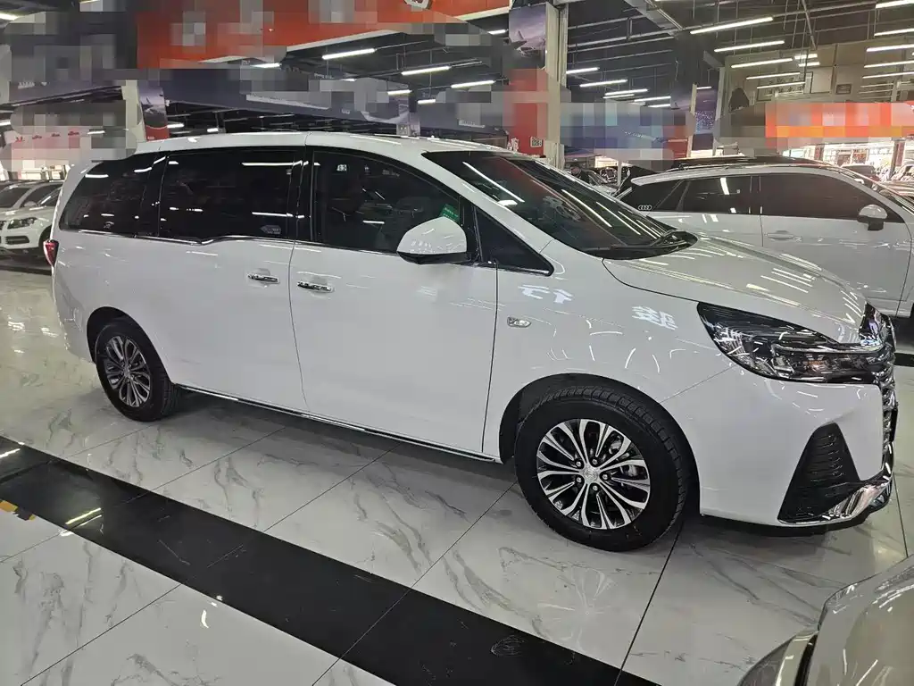 Buick GL8 2023 Land Business Class 652T Luxury купить на сайте DeffCars
