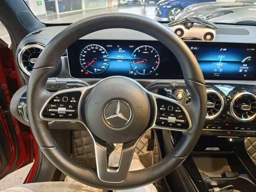 Mercedes-Benz A-Class 2019 A 200 L купить на сайте DeffCars