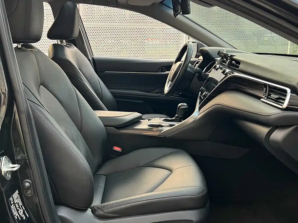 Camry 2021 2.0G Deluxe Edition купить на сайте DeffCars