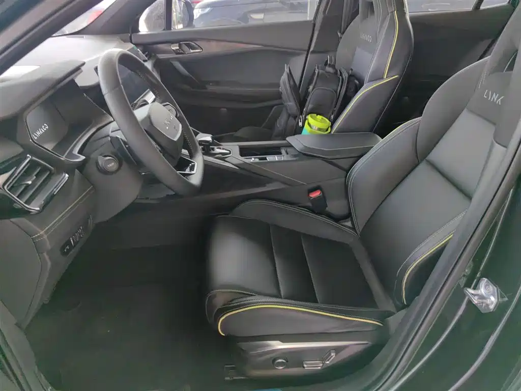 Lynk & Co 06 2023 Remix 1.5T Hero купить на сайте DeffCars
