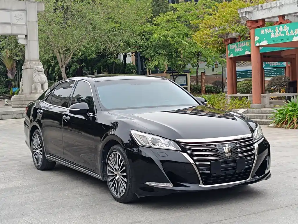 Crown 2018 2.0T Sports Edition купить на сайте DeffCars