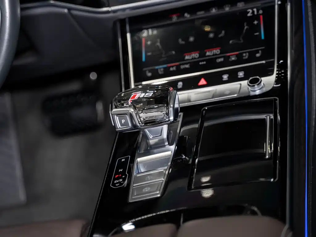Audi A8 2024 A8L 55 TFSI quattro flagship model купить на сайте DeffCars