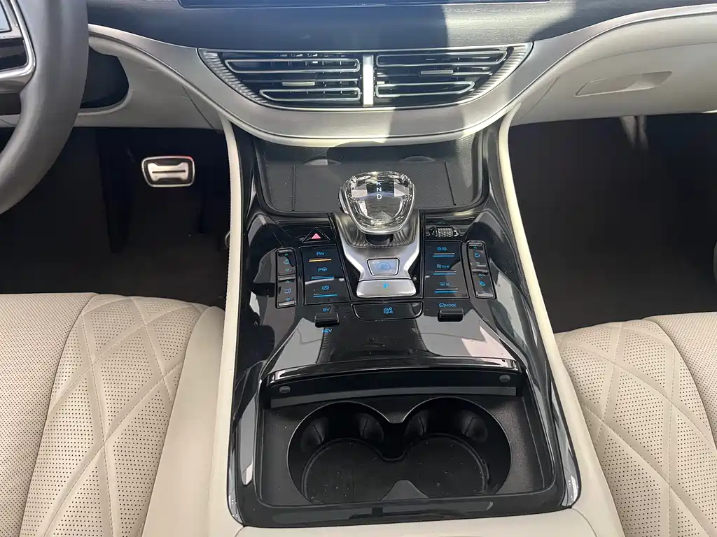 Denza D9 2025 DM-i smart driving version 1020 four-wheel drive flagship model купить на сайте DeffCars