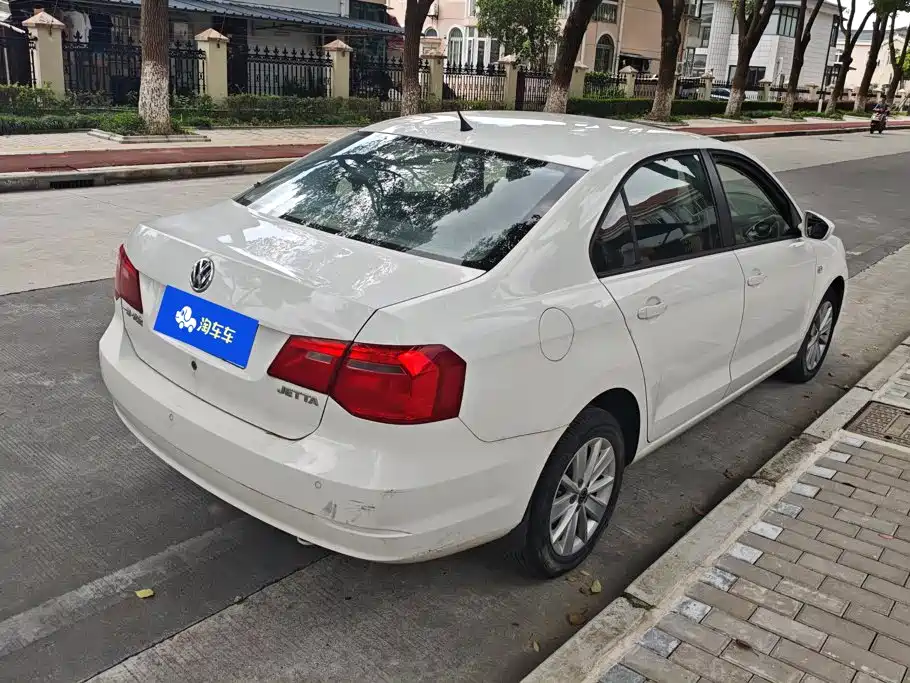 Jetta 2015 Premium Edition 1.6L Manual Comfort Type купить на сайте DeffCars