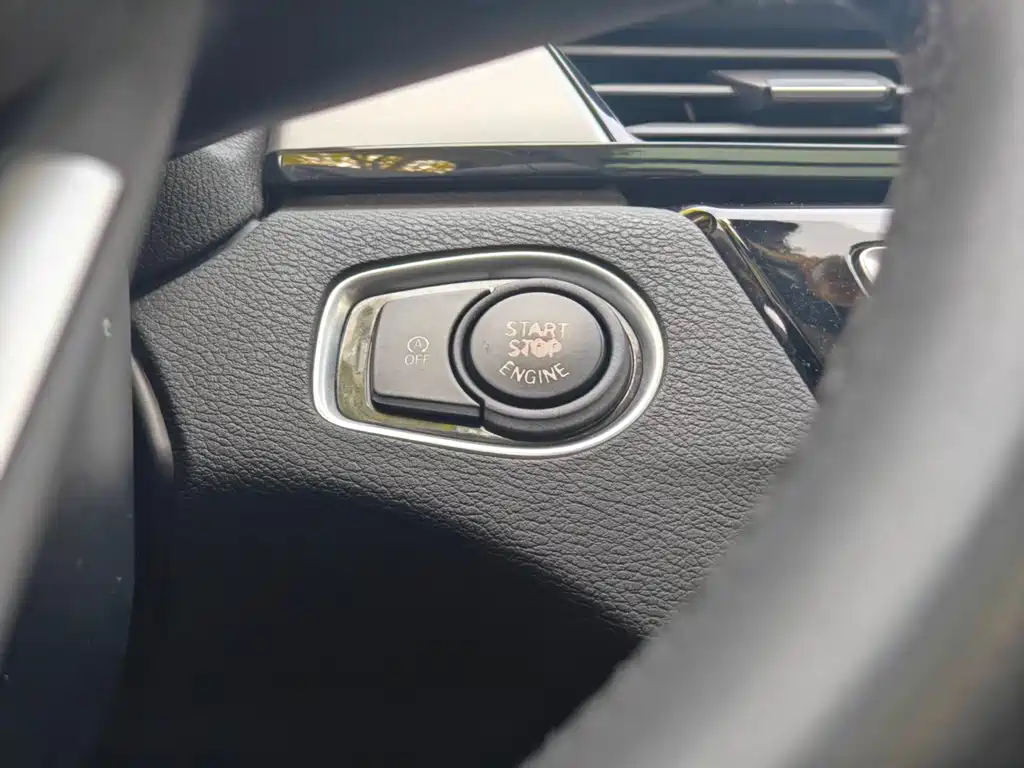 BMW X1 2018 sDrive20Li Leading Model купить на сайте DeffCars