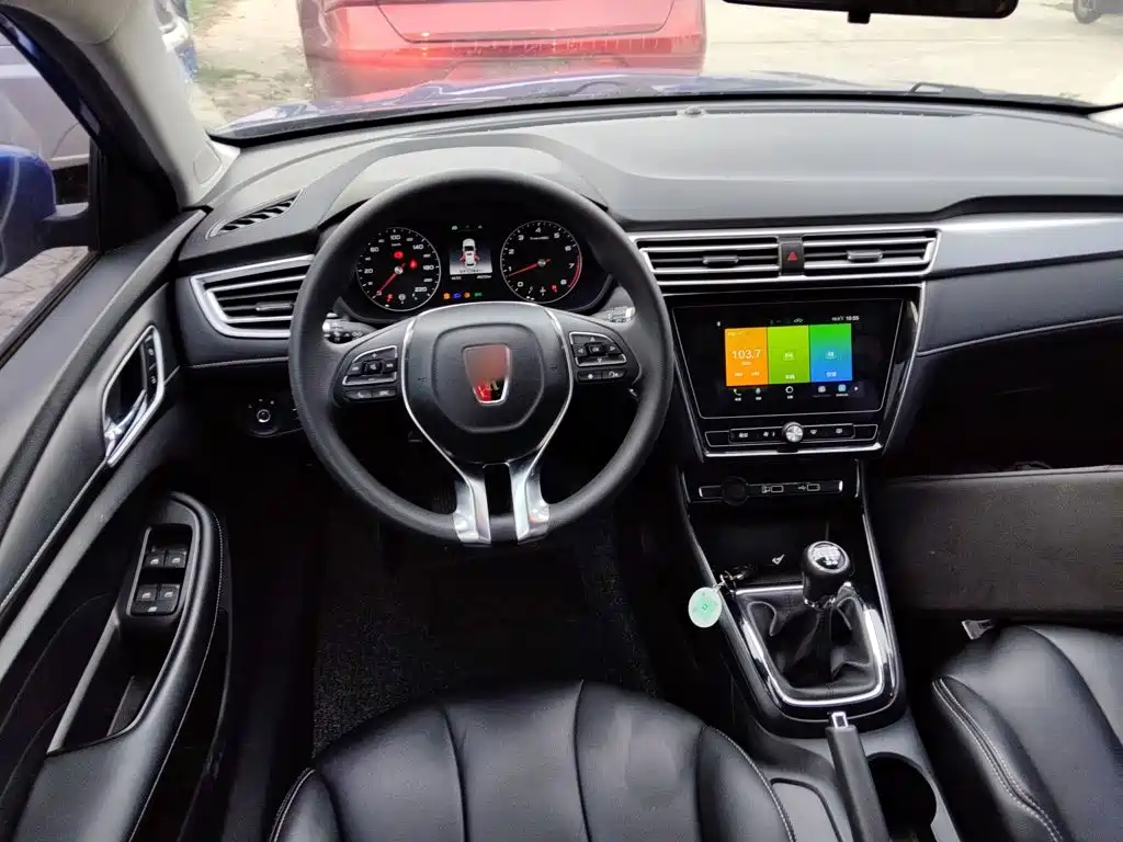 Roewe i5 2019 1.5L Manual 4G Internet Langue Edition купить на сайте DeffCars