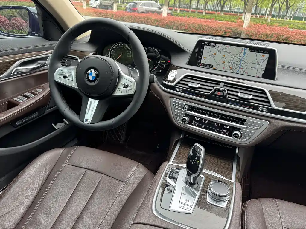BMW 7 Series 2016 730Li Leading Model купить на сайте DeffCars