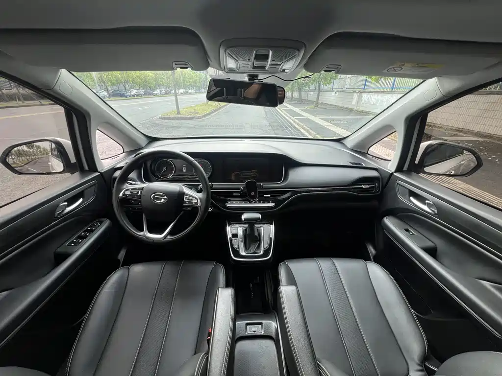 Trumpchi M6 2019 270T automatic luxury version (seven seats) National V купить на сайте DeffCars