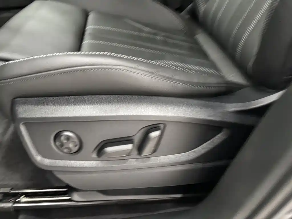 Audi Q5L 2023 40T luxury and dynamic model купить на сайте DeffCars