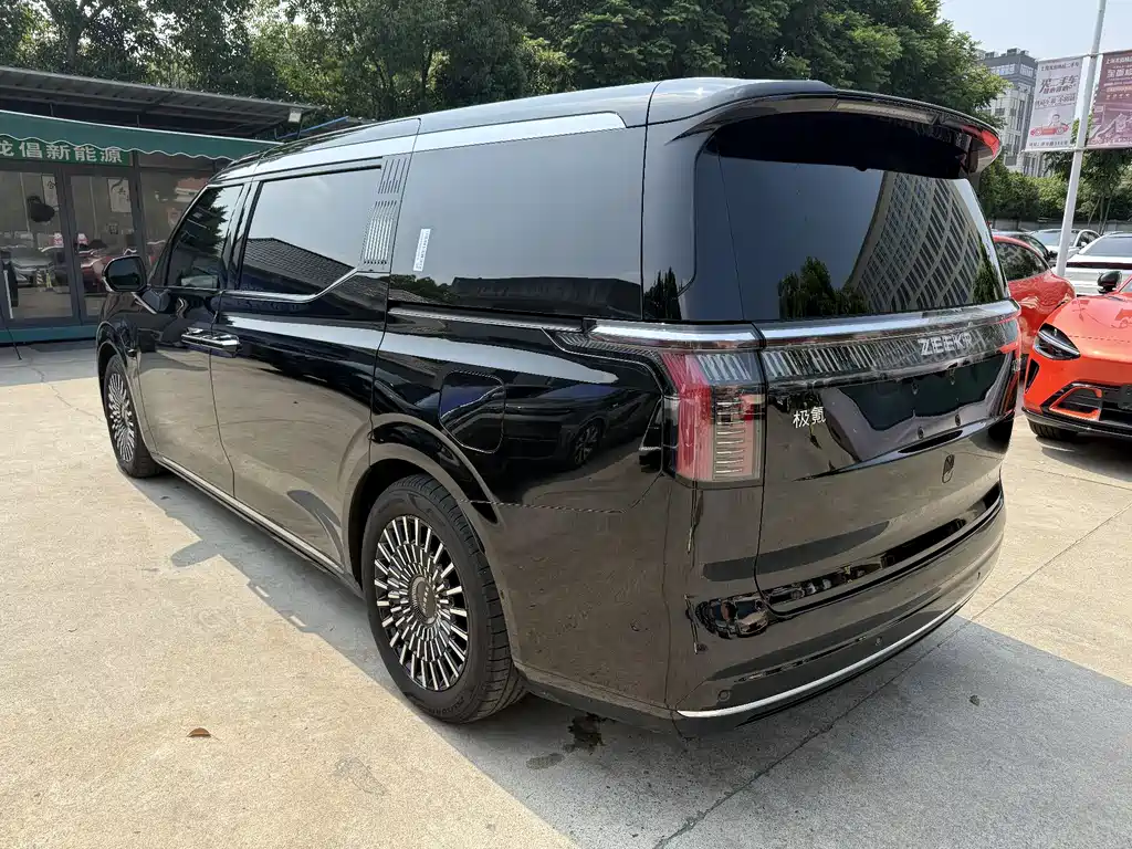 Jikrypton 009 2024 seven-seater aisle version 108kWh купить на сайте DeffCars