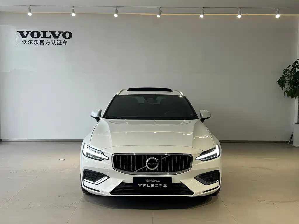 Volvo V60 2023 B5 Zhiyuan Luxury Edition купить на сайте DeffCars
