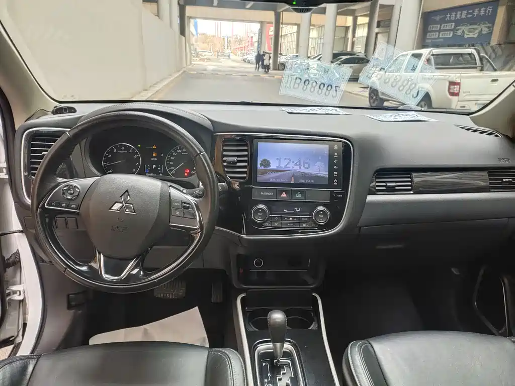Outlander 2019 2.0L 2WD Enjoy Edition, 5 seats, National VI купить на сайте DeffCars