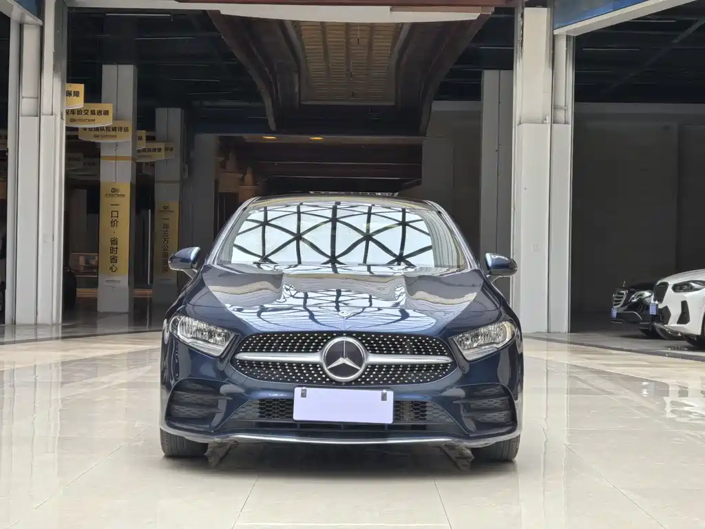 Mercedes-Benz A-Class 2019 A 180 L Sports Sedan купить на сайте DeffCars