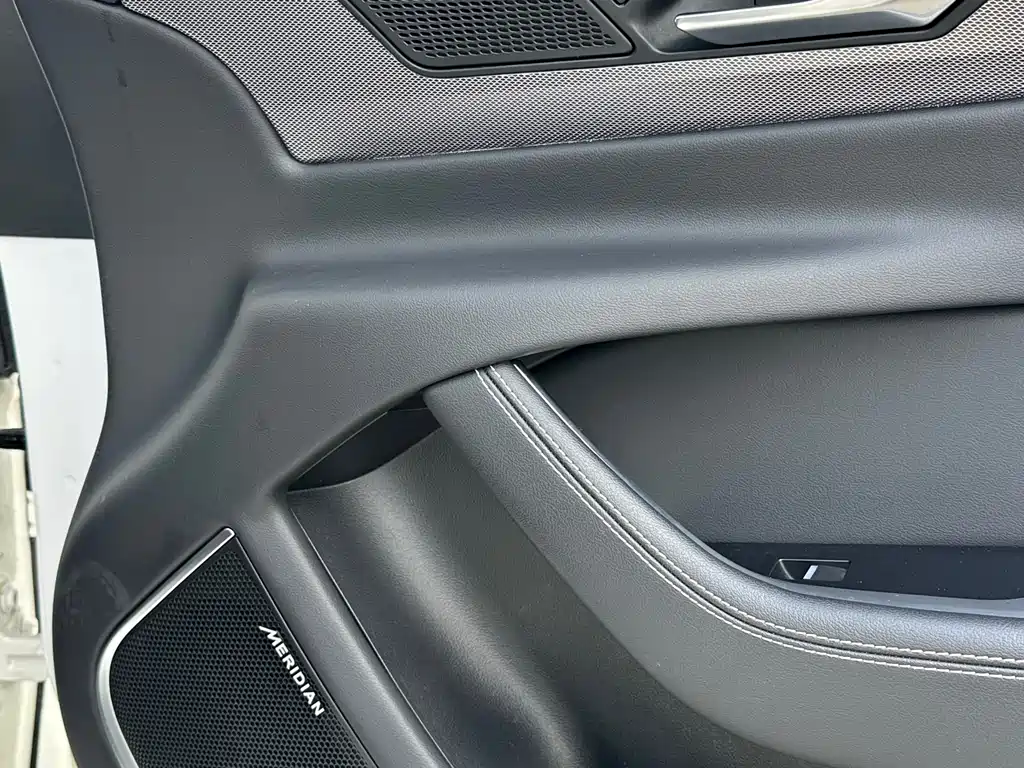 Jaguar XEL 2021 2.0T 200PS R-DYNAMIC Youth Sports Edition купить на сайте DeffCars