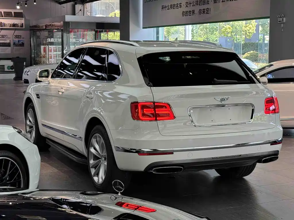 Bentayga 2018 4.0T V8 купить на сайте DeffCars