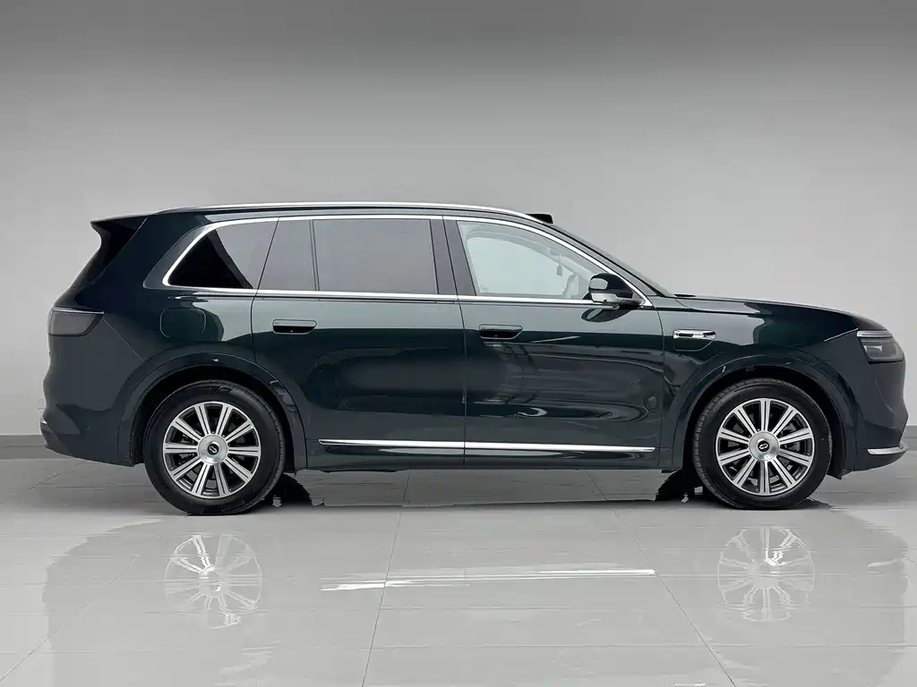 Wenjie M8 2025 extended range Max+ version 53.4kWh 6-seater version купить на сайте DeffCars