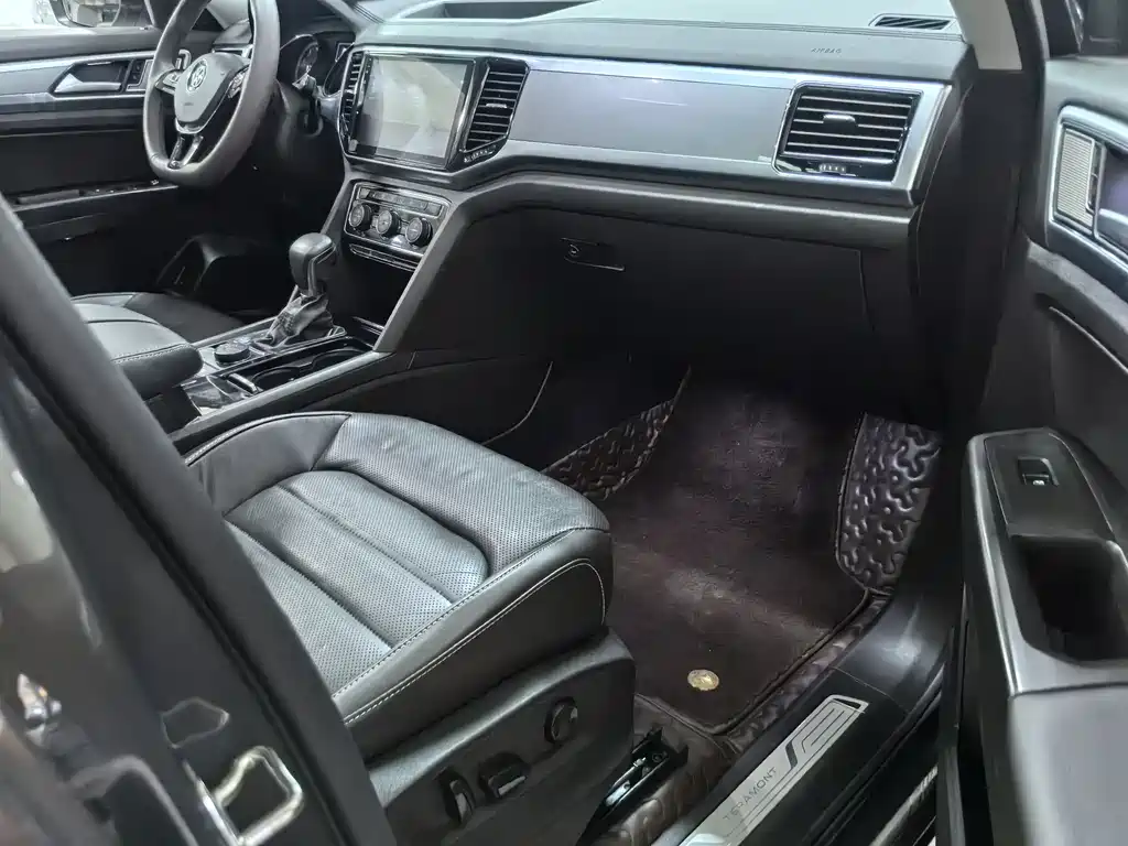 Touron 2019 380TSI four-wheel drive luxury version National VI купить на сайте DeffCars