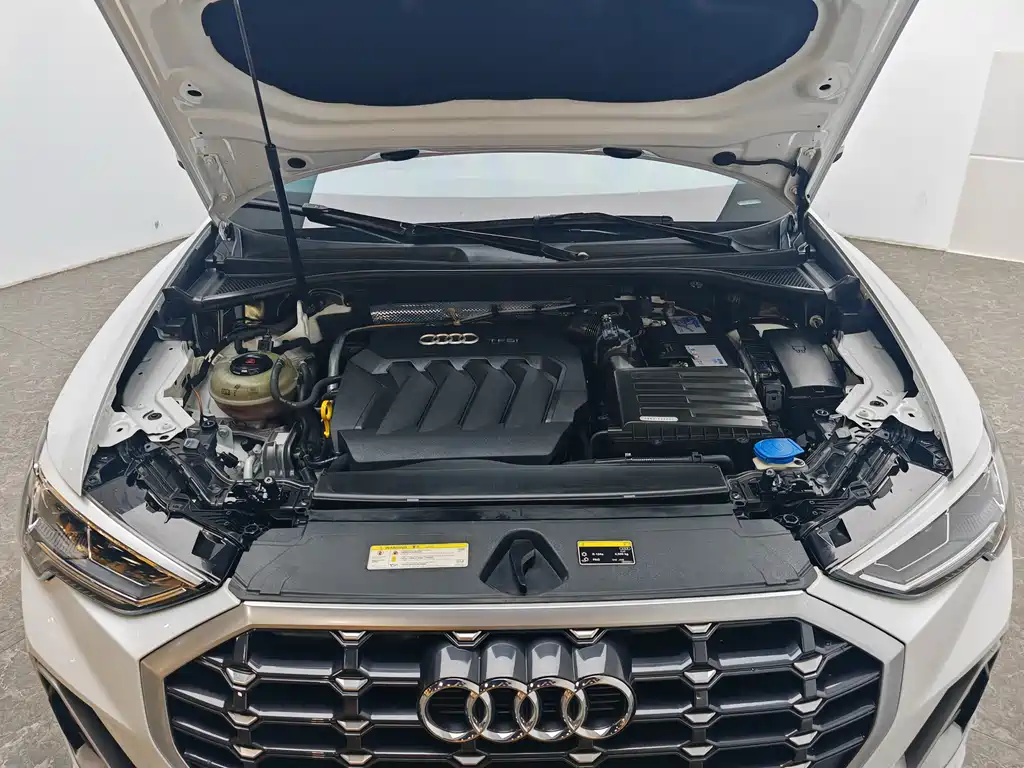 Audi Q3 2020 40 TFSI Fashionable and Dynamic купить на сайте DeffCars