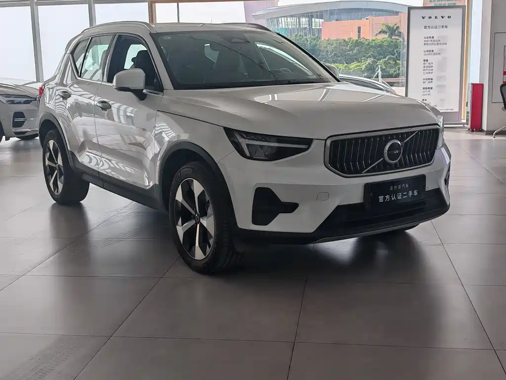 Volvo XC40 2025 B4 four-wheel drive Zhiyuan luxury version купить на сайте DeffCars