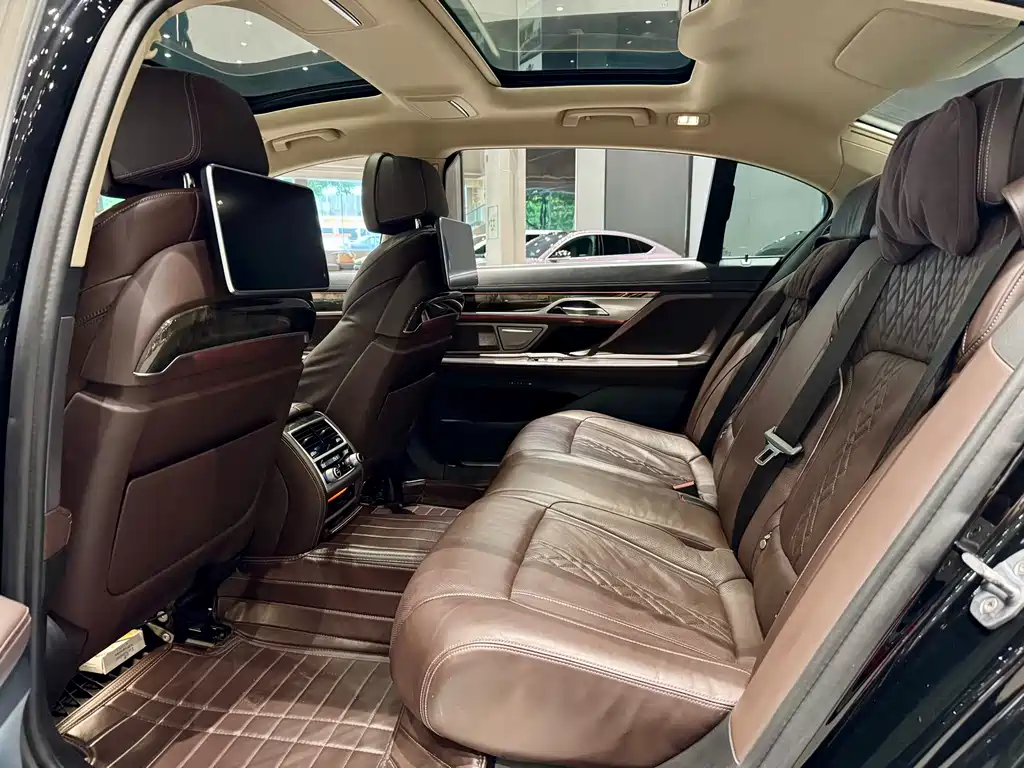 BMW 7 Series 2018 730Li Exclusive Excellence Package купить на сайте DeffCars