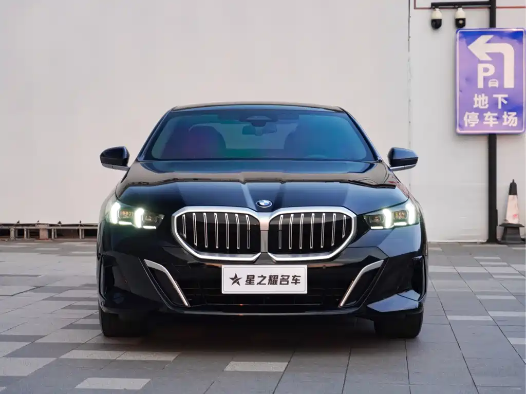 BMW 5 Series 2024 525Li M Sports Package купить на сайте DeffCars