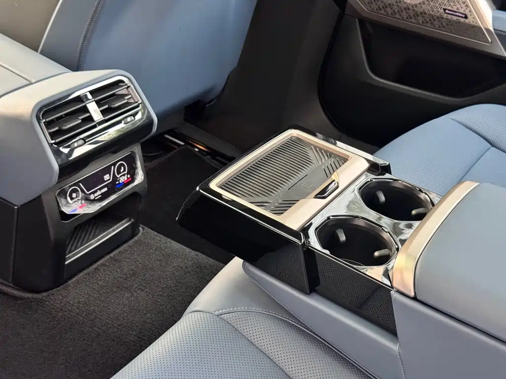 BMW 5 Series 2025 530Li Exclusive M Sports Package купить на сайте DeffCars