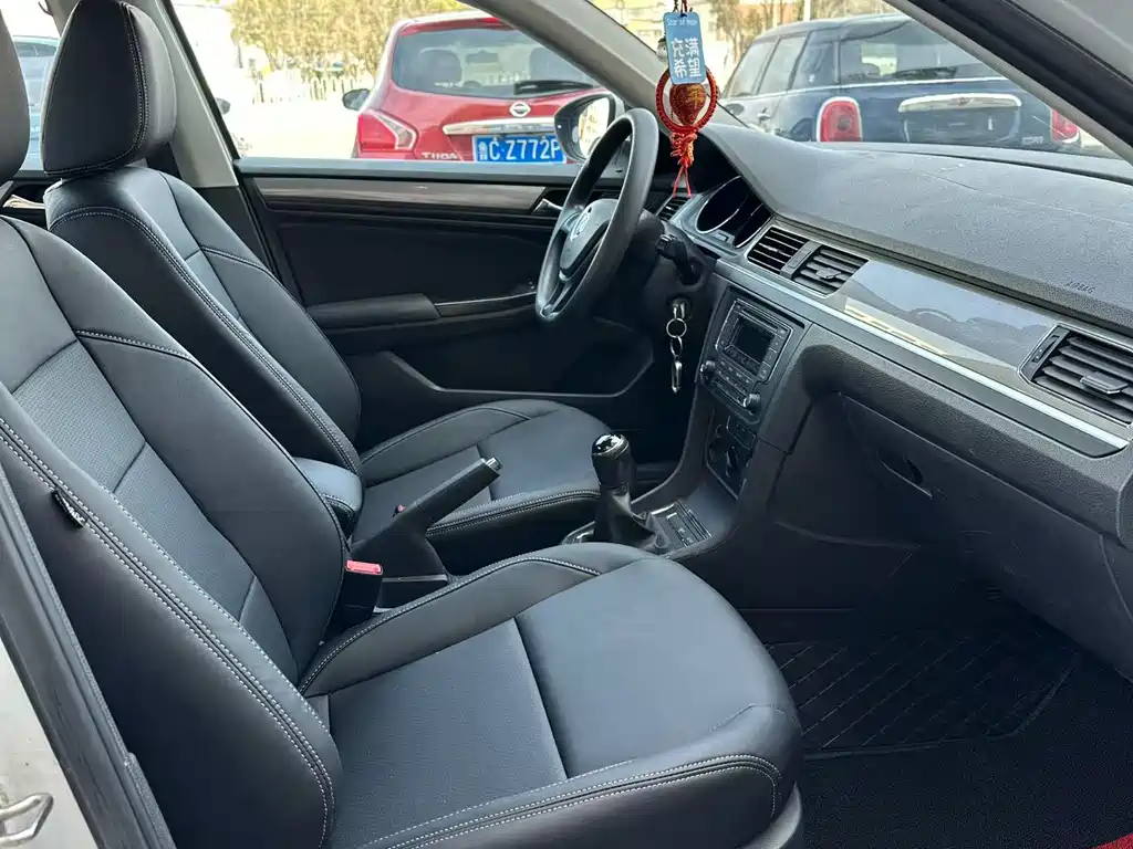 Bora 2020 1.5L manual fashion model купить на сайте DeffCars