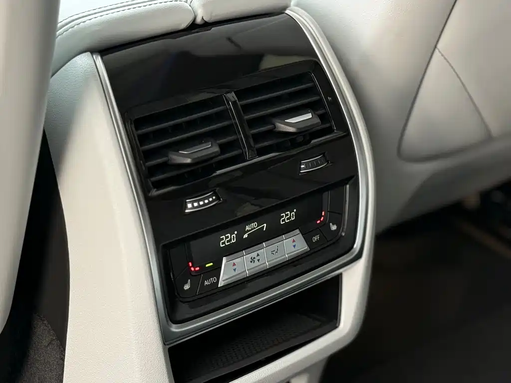 BMW XM 2023 50e купить на сайте DeffCars