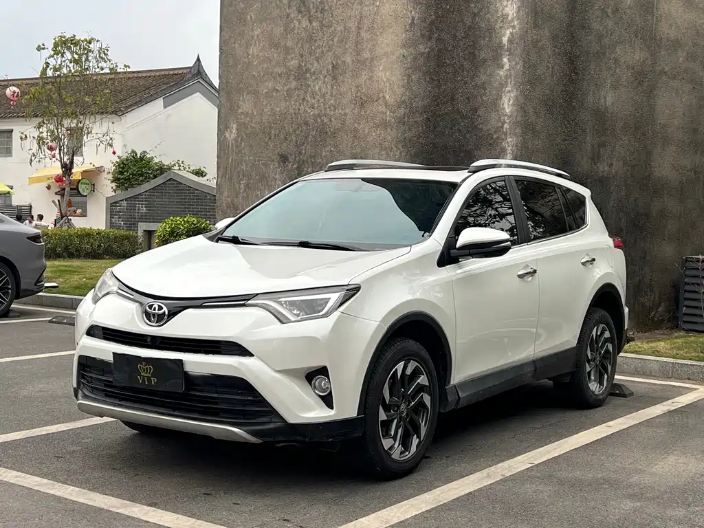 RAV4 2016 2.5L Automatic 4WD Elite Edition купить на сайте DeffCars