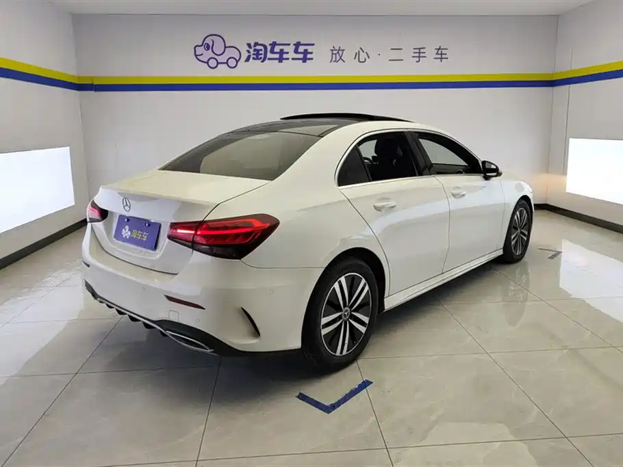 Mercedes-Benz A-Class 2019 A 180 L Sports Sedan купить на сайте DeffCars