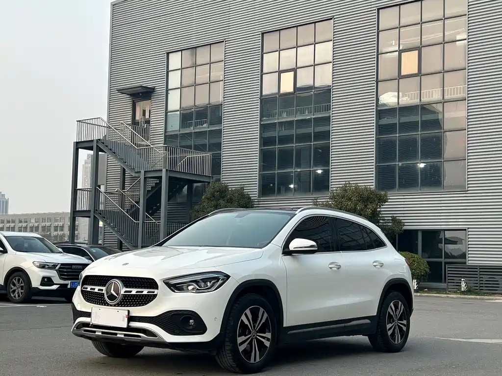 Mercedes-Benz GLA 2020 GLA 200 купить на сайте DeffCars