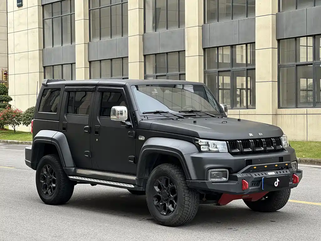 Beijing Off-Road BJ40 2023 2.0D Automatic Four-wheel Drive Blade Hero Edition Knight Type купить на сайте DeffCars