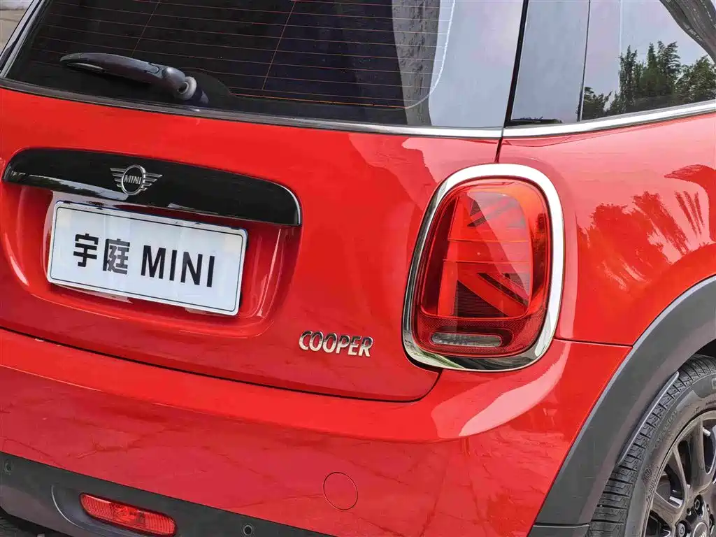 MINI 2020 1.5T COOPER Classic Three-Door Stunning Edition купить на сайте DeffCars