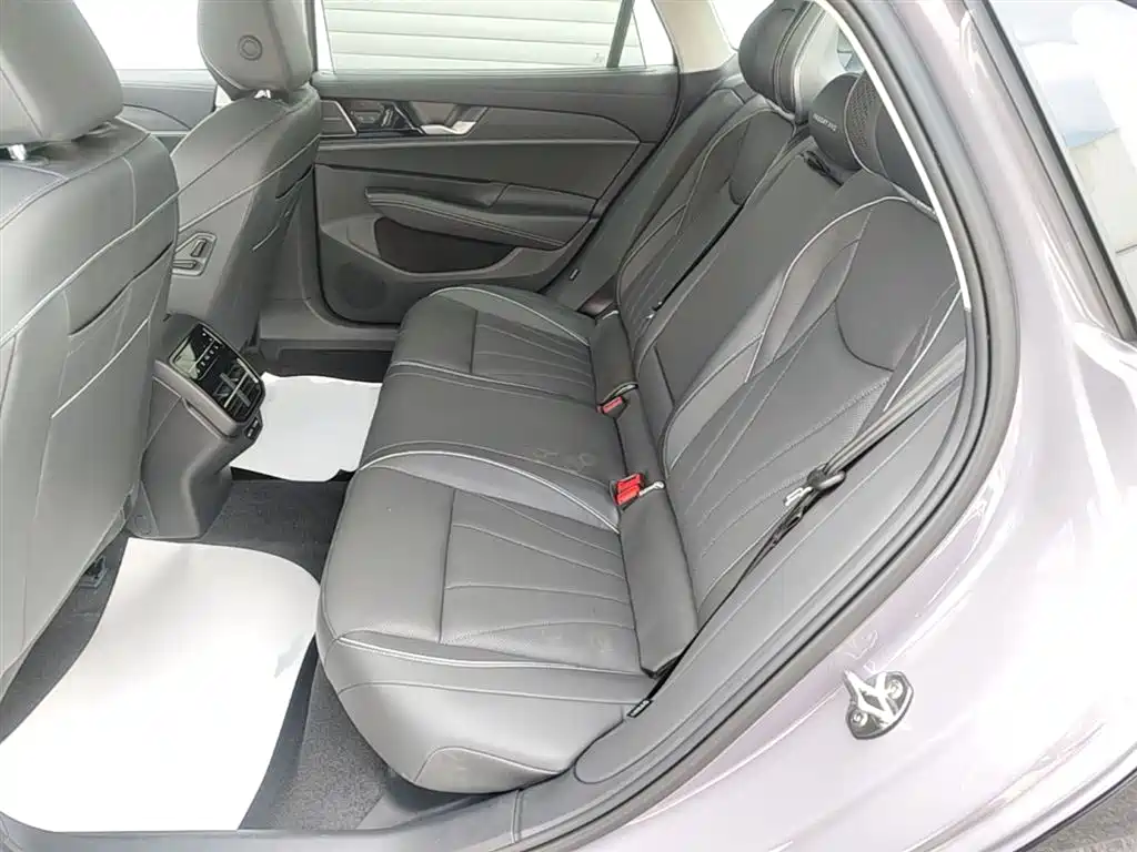 Passat 2025 Pro 380TSI Dragon Edition купить на сайте DeffCars