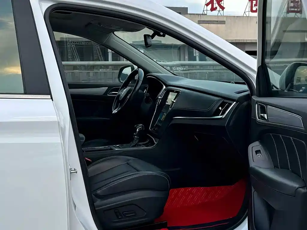 Roewe RX5 2018 30T two-wheel drive automatic Internet Smart Edition купить на сайте DeffCars