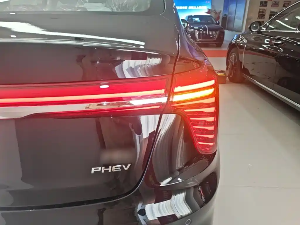Hongqi H5 PHEV 2025 130 super hybrid version купить на сайте DeffCars