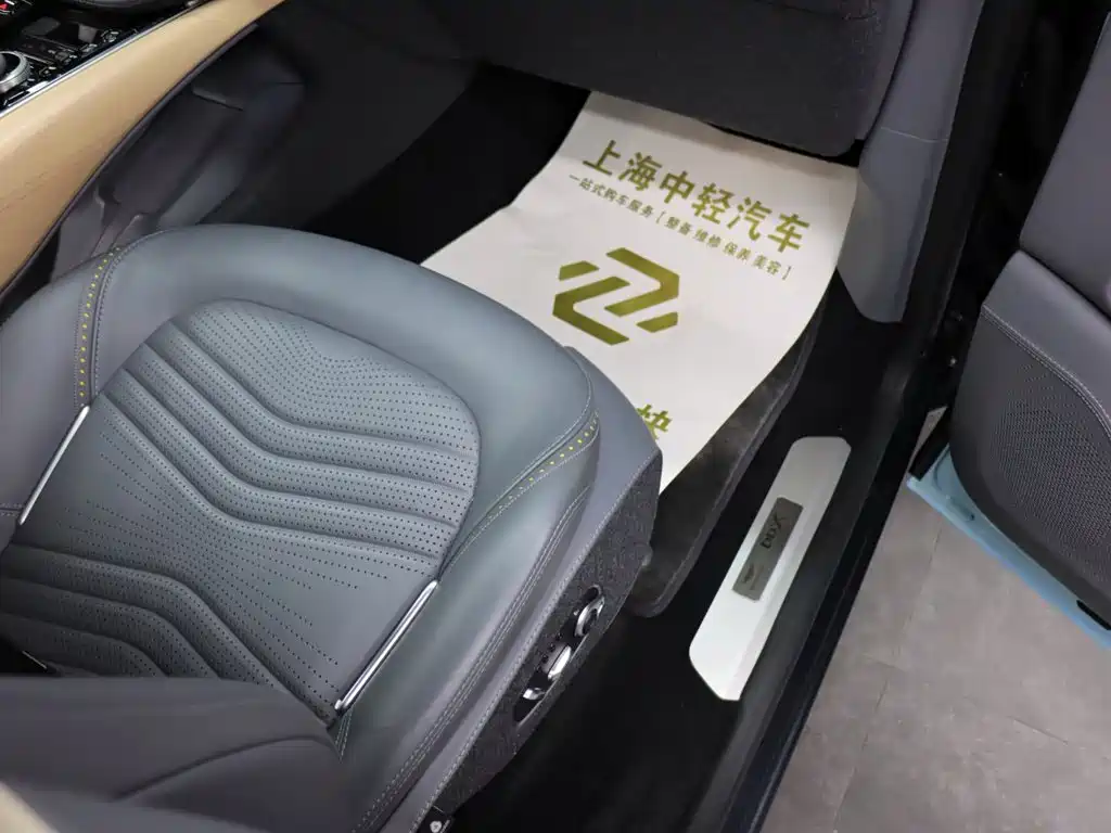 Aston Martin DBX 2021 4.0T V8 Return to Nature купить на сайте DeffCars